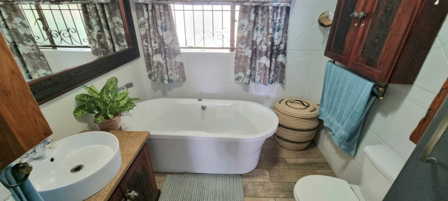 5 Bedroom Property for Sale in Dan Pienaar Free State